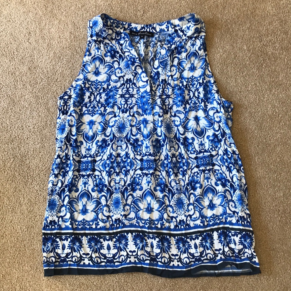 Ava Christine medium blue white tank top